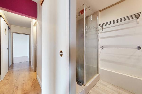 A MASSY -VILLAINE - Appartement Massy 4 pièce(s), balcon et cave