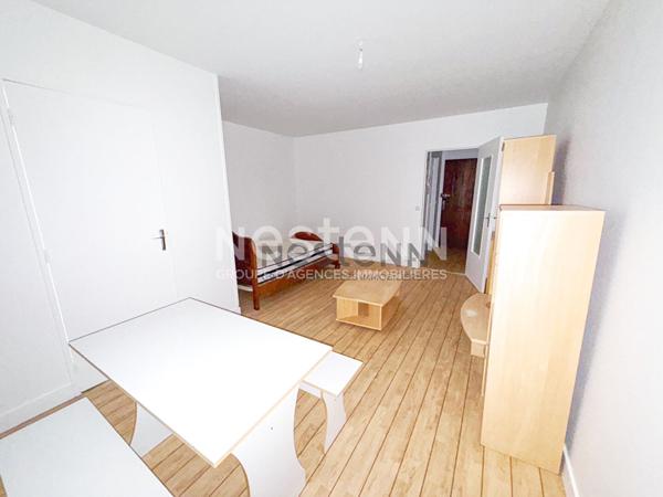 Limoges - Studio 1 piece 31 m2 - place de parking - cave