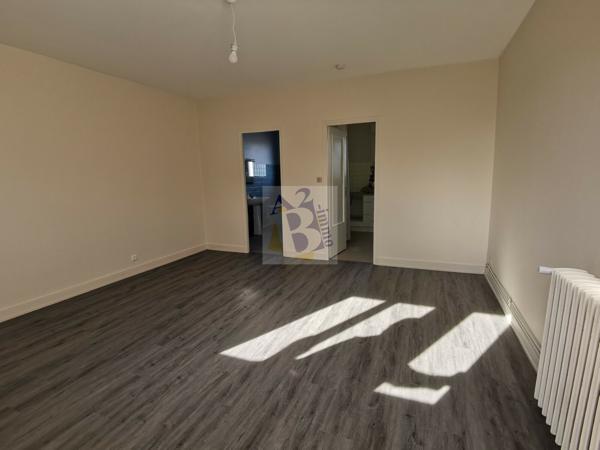 Location t1 Angouleme (16000), 33.58m² avec 1 pièce(s). Agence Allard Brimeaud
