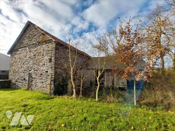 BALAZE, à 4 minutes de VITRE, à vendre un bâtiment en pierres à réhabiliter (certificat d'urban...