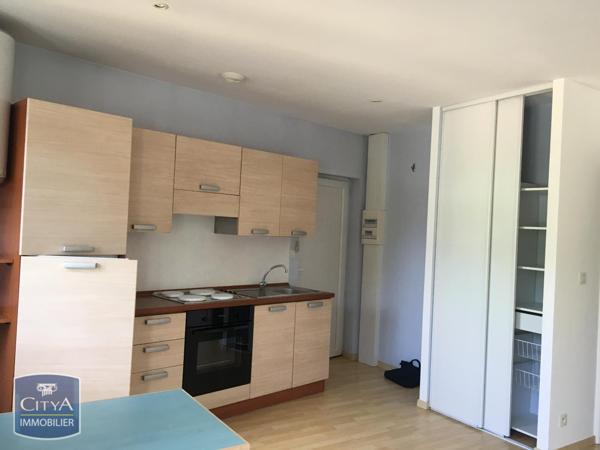 Appartement à louer 1 pièce 25.47m² Saint-Brieuc (22000)