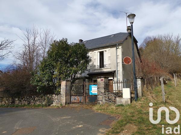 Maison 3 pièces de 52 m² à Peyrelevade (19290)