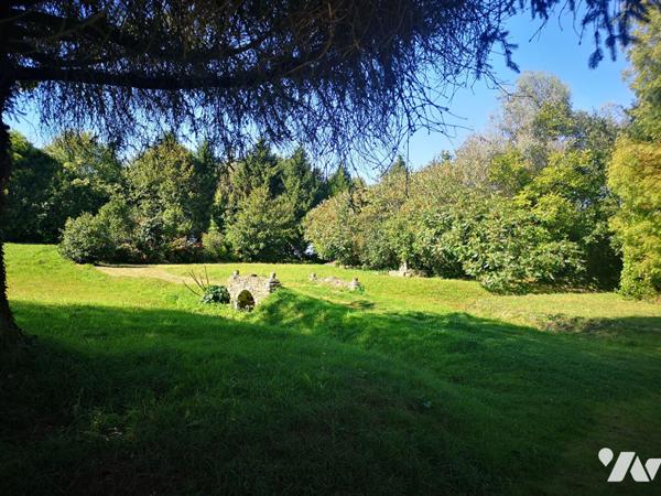 Manoir du XVIIIe siècle sur plus de 12 hectares
