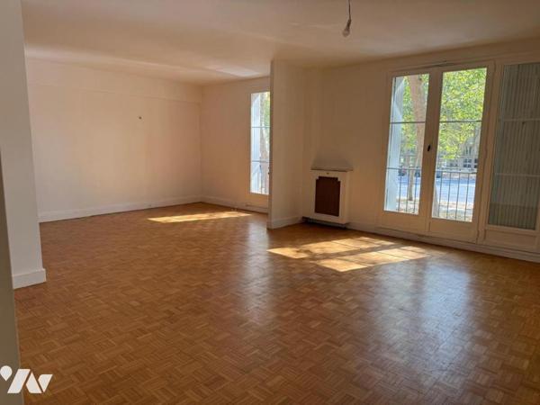 Appartement Versailles Avenue de Paris - 124.47 m² 