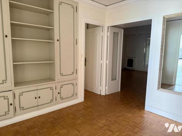 Appartement Versailles Avenue de Paris - 124.47 m² 