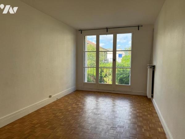 Appartement Versailles Avenue de Paris - 124.47 m² 