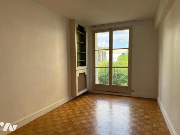 Appartement Versailles Avenue de Paris - 124.47 m² 