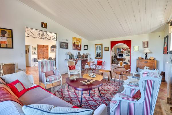 Propriété remarquable vue mer