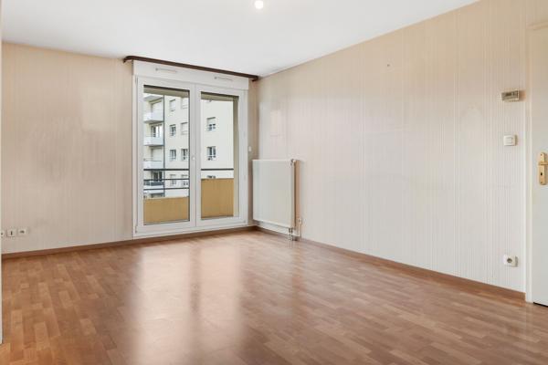 Charmant 2 pièces de 47 m2 avec balcon, cave et parking