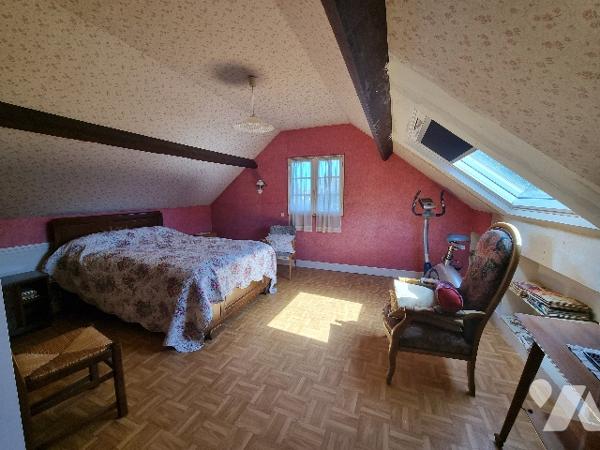 Maison de Bourg de 5 PP avec jardin.