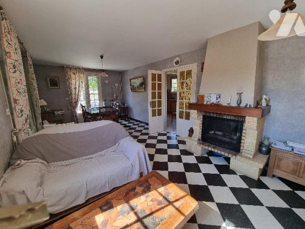 Maison de Bourg de 5 PP avec jardin.