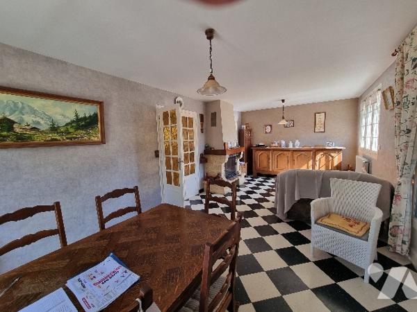 Maison de Bourg de 5 PP avec jardin.