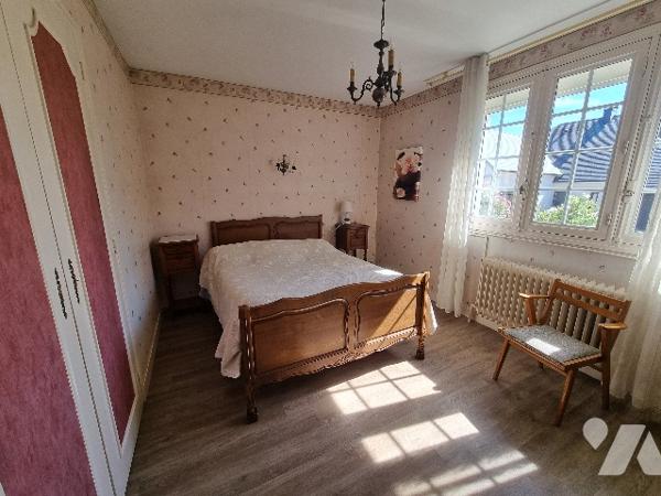 Maison de Bourg de 5 PP avec jardin.