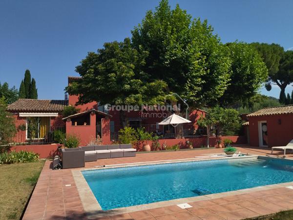 Le Luc (83340) Bastide avec 3 logements, 20 pièce(s) 480 m2, piscine, terrain de 3744m²