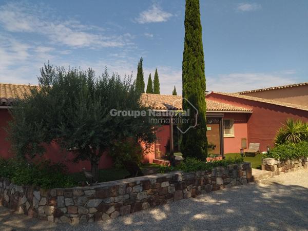Le Luc (83340) Bastide avec 3 logements, 20 pièce(s) 480 m2, piscine, terrain de 3744m²