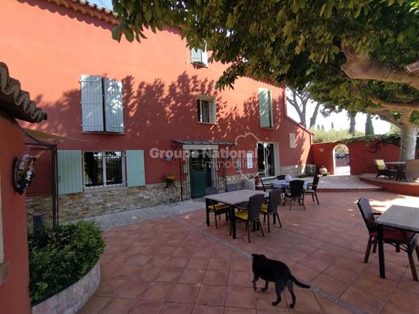 Le Luc (83340) Bastide avec 3 logements, 20 pièce(s) 480 m2, piscine, terrain de 3744m²