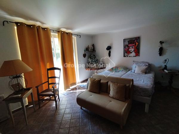 Le Luc (83340) Bastide avec 3 logements, 20 pièce(s) 480 m2, piscine, terrain de 3744m²