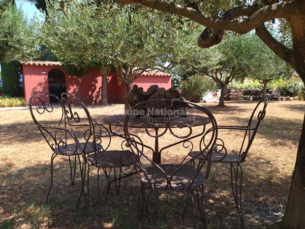 Le Luc (83340) Bastide avec 3 logements, 20 pièce(s) 480 m2, piscine, terrain de 3744m²