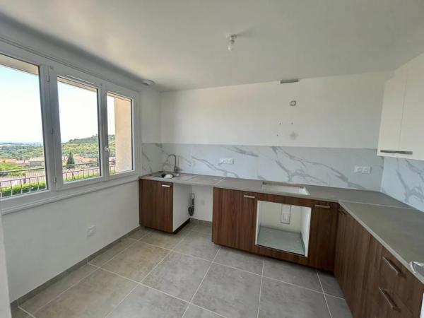 Appartement à louer à Chapelle-Villars (42410)