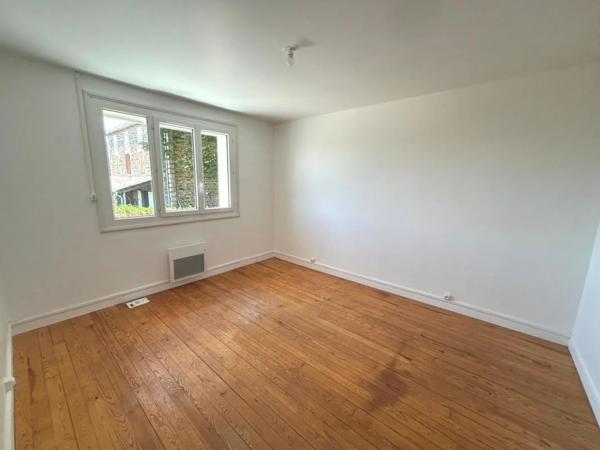 Appartement à louer à Chapelle-Villars (42410)