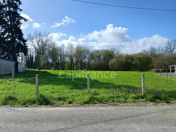 À vendre – Terrain 845 m² (extension possible ) - Axe Vire / Caen – Arrêt de bus à proximité