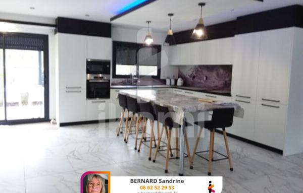 Maison de charme de 121 m2 avec jardin et bar extérieur