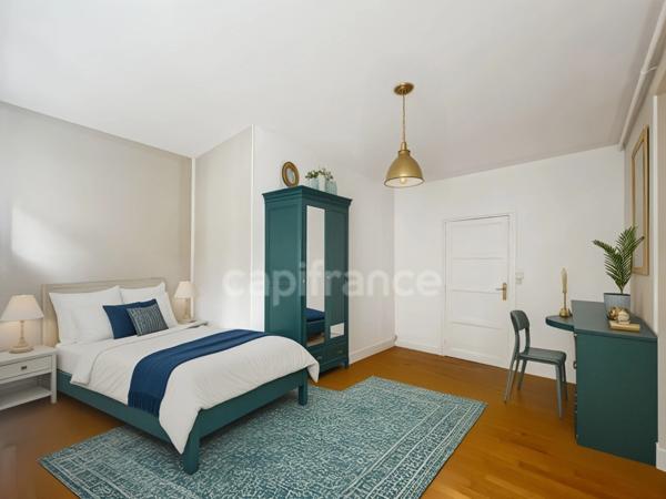 Appartement 118 m² : vaste séjour de 32 m², 3 chambres, cave, grenier et garage en plein centre de VIRE (14)