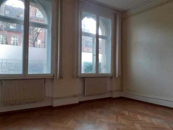 Local professionnel Strasbourg 70 m²