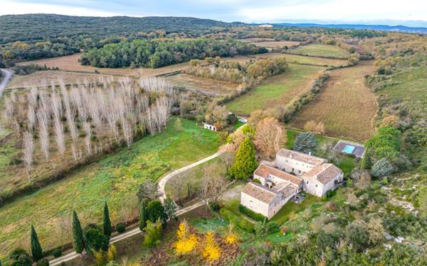 Maison à vendre    21 pièces •  Sainte-Anastasie