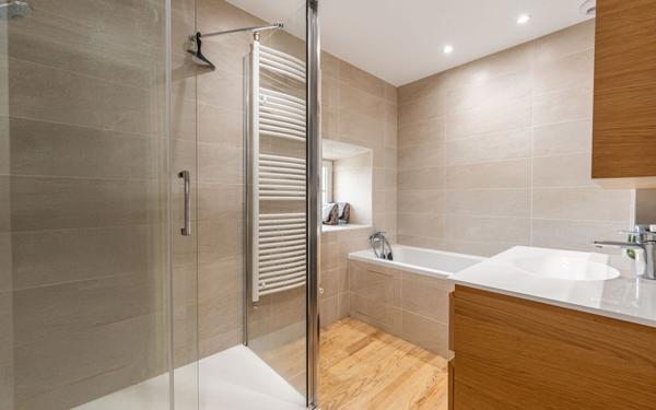 Maison à vendre    21 pièces •  Sainte-Anastasie