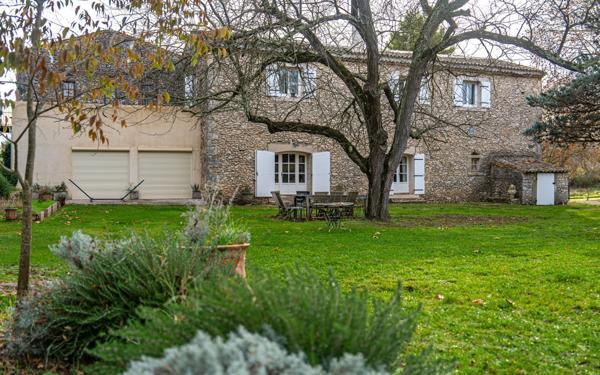 Maison à vendre    21 pièces •  Sainte-Anastasie