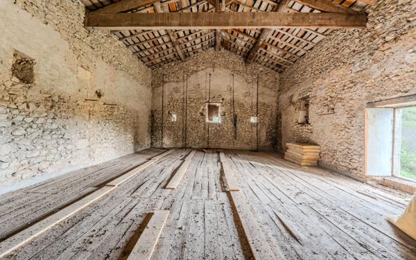 Maison à vendre    21 pièces •  Sainte-Anastasie