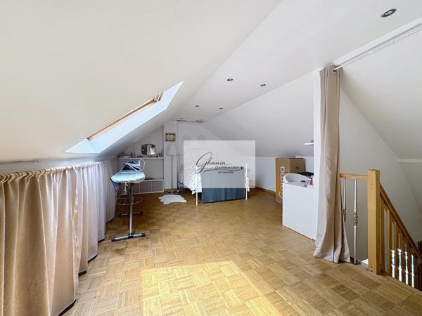 Maison  a vendre 250m² 7 pièces 5mn du métro ligne 11 Bus 76 NOISY LE SEC (93)
