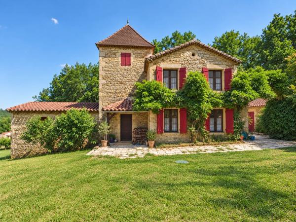 Propriété en pierre d’exception chargée d’histoire avec vues panoramiques sur le Château de Bonaguil