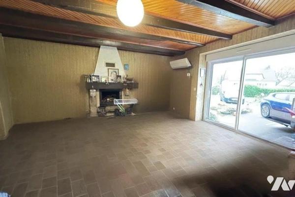 A vendre maison et dépendances MOELAN SUR MER (29)

Dans le quartier recherché de Kergroës, d...