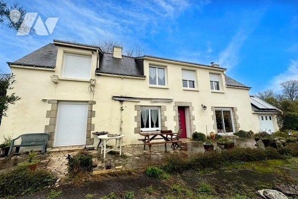 A vendre maison et dépendances MOELAN SUR MER (29)

Dans le quartier recherché de Kergroës, d...