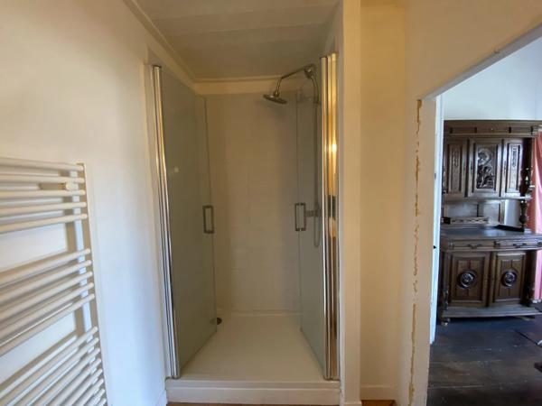 Maison avec espace pour un petit commerce à Bussière Poitevine