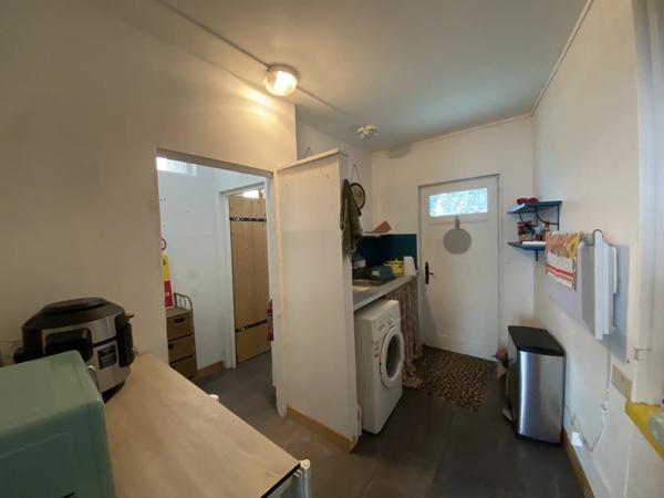 Maison avec espace pour un petit commerce à Bussière Poitevine
