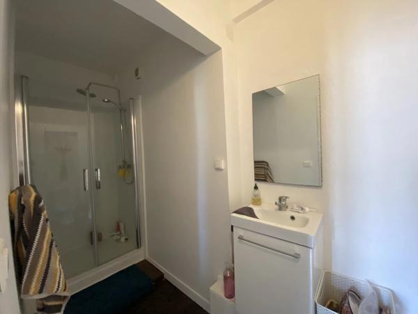 Maison avec espace pour un petit commerce à Bussière Poitevine
