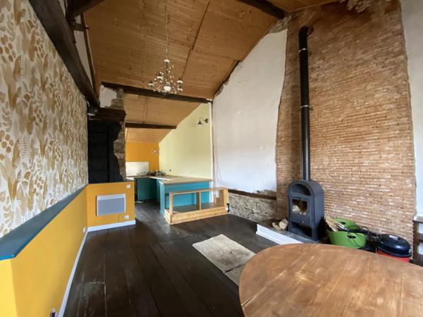 Maison avec espace pour un petit commerce à Bussière Poitevine