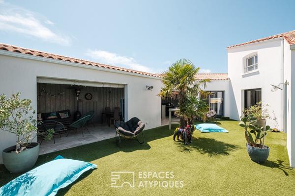 Familiale aux volumes généreux et sa piscine intérieure