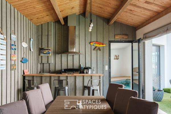 Familiale aux volumes généreux et sa piscine intérieure