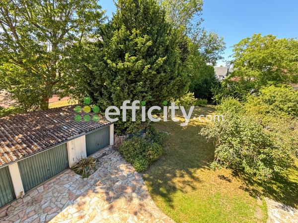 Maison
         8 pièces
        - 172 m² Bien prestige 1 800 000 € *
