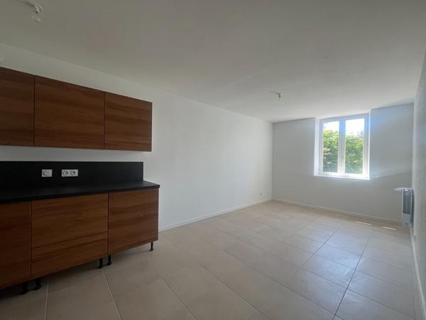 CENTRE LIVRON - Appartement T4 rénové