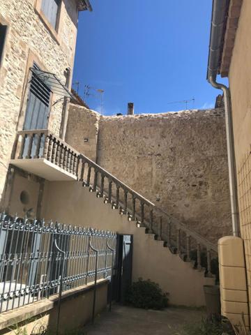 APPARTEMENT T3 - 1er ETAGE - EXCELLENT ETAT