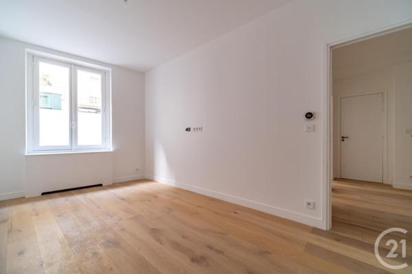 Appartement F4 à vendre  4 pièces - 122 m2 PARIS - 75006