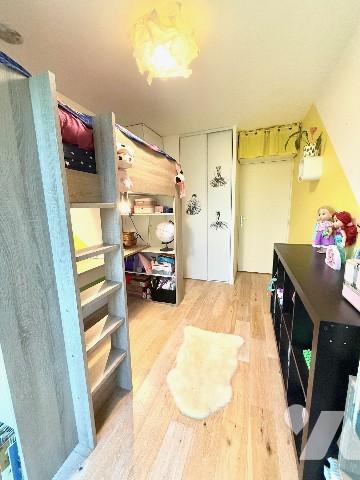 APPARTEMENT de 4 pièces 3 chambre de 84m² avec JARDIN. Parking en sous-sol.