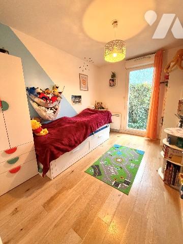 APPARTEMENT de 4 pièces 3 chambre de 84m² avec JARDIN. Parking en sous-sol.