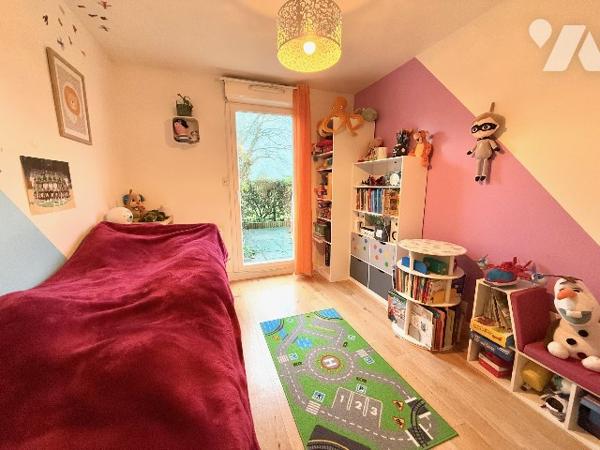 APPARTEMENT de 4 pièces 3 chambre de 84m² avec JARDIN. Parking en sous-sol.