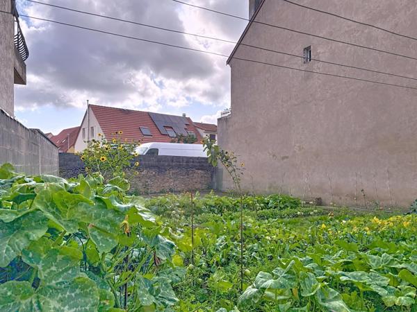 Charmante maison de ville avec garage et jardin non attenant à la maison
